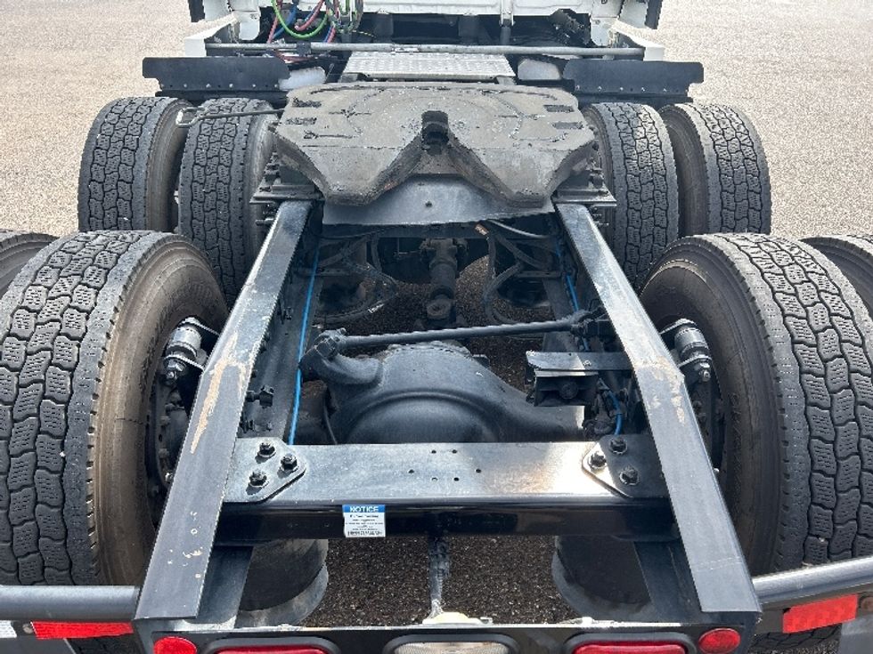 Sleeper Tractor-Heavy Duty Tractors-Freightliner-2022-T12664ST-San Antonio-TX-576,146\n\t\tmiles-$ 65,000 - Image 6