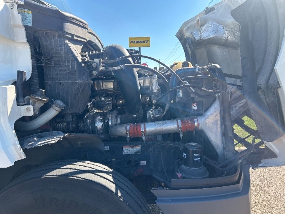 Sleeper Tractor-Heavy Duty Tractors-Freightliner-2022-T12664ST-San Antonio-TX-590,718\n\t\tmiles-$ 72,250 - Image 20