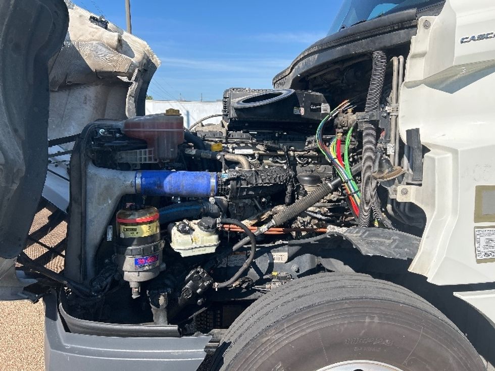 Sleeper Tractor-Heavy Duty Tractors-Freightliner-2022-T12664ST-San Antonio-TX-590,718\n\t\tmiles-$ 72,250 - Image 21