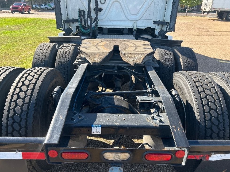 Sleeper Tractor-Heavy Duty Tractors-Freightliner-2022-T12664ST-San Antonio-TX-590,718\n\t\tmiles-$ 72,250 - Image 6