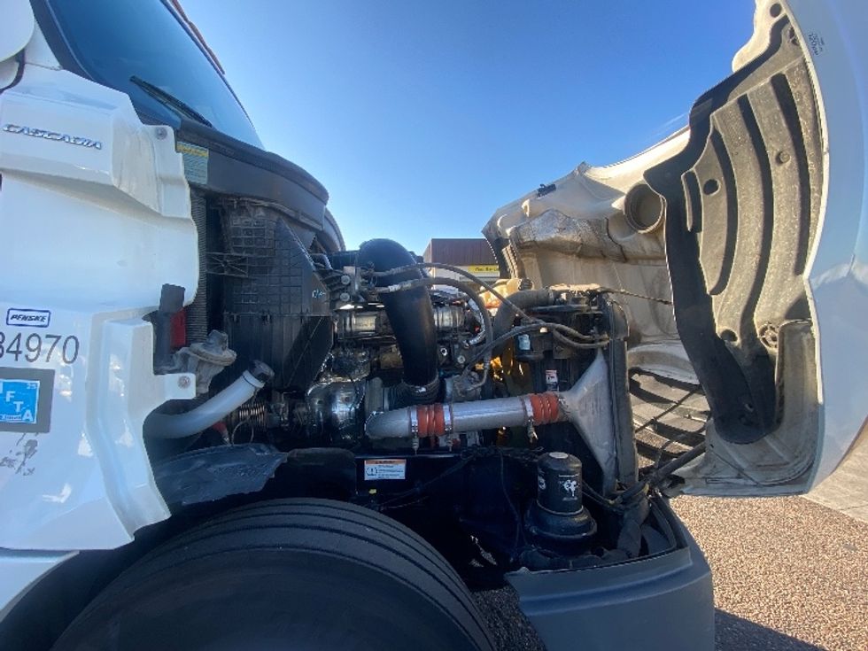 Sleeper Tractor-Heavy Duty Tractors-Freightliner-2022-T12664ST-San Antonio-TX-591,072\n\t\tmiles-$ 63,250 - Image 20