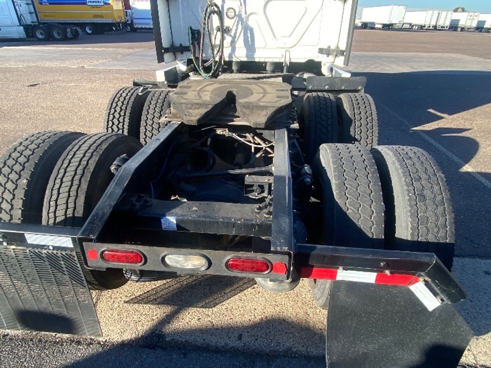 Sleeper Tractor-Heavy Duty Tractors-Freightliner-2022-T12664ST-San Antonio-TX-591,072\n\t\tmiles-$ 63,250 - Image 6