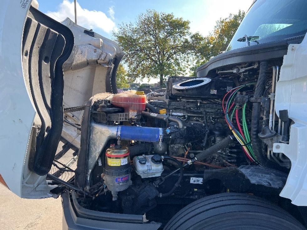 Sleeper Tractor-Heavy Duty Tractors-Freightliner-2022-T12664ST-San Antonio-TX-600,624\n\t\tmiles-$ 62,250 - Image 21