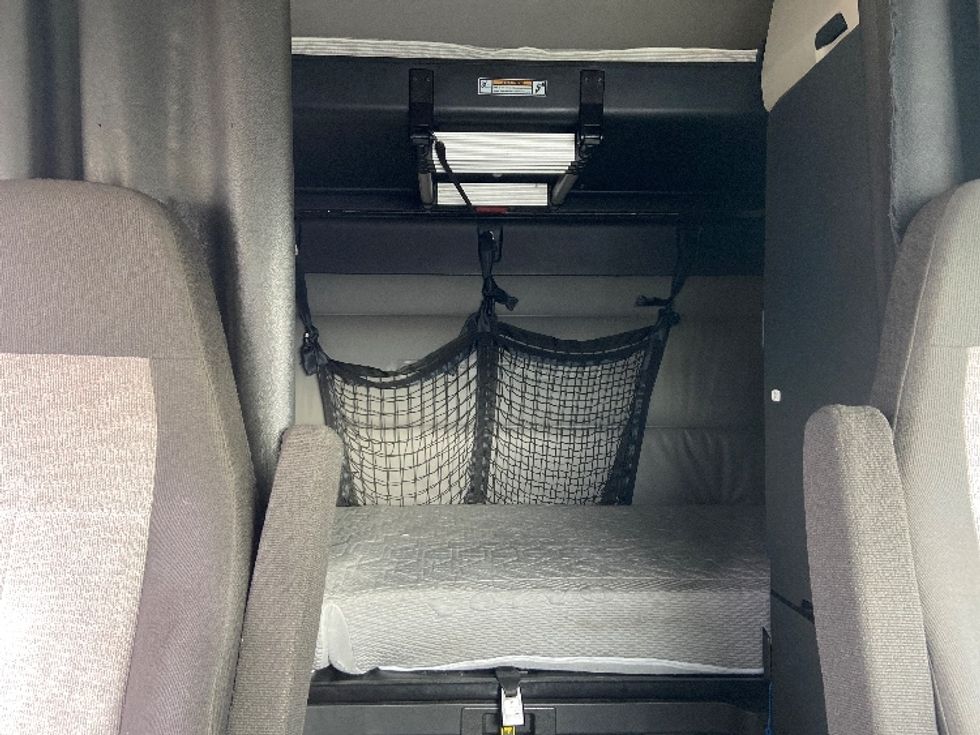 Sleeper Tractor-Heavy Duty Tractors-Freightliner-2022-T12664ST-San Antonio-TX-661,736\n\t\tmiles-$ 53,000 - Image 16