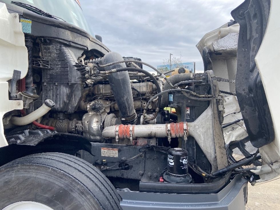 Sleeper Tractor-Heavy Duty Tractors-Freightliner-2022-T12664ST-San Antonio-TX-661,736\n\t\tmiles-$ 53,000 - Image 20