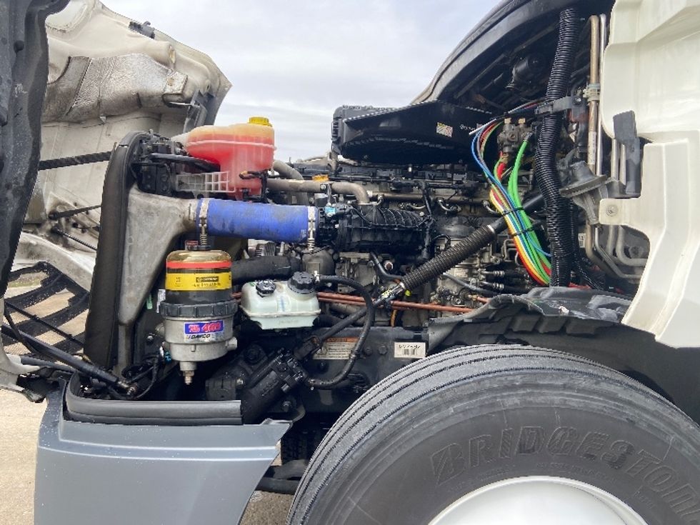 Sleeper Tractor-Heavy Duty Tractors-Freightliner-2022-T12664ST-San Antonio-TX-661,736\n\t\tmiles-$ 53,000 - Image 21