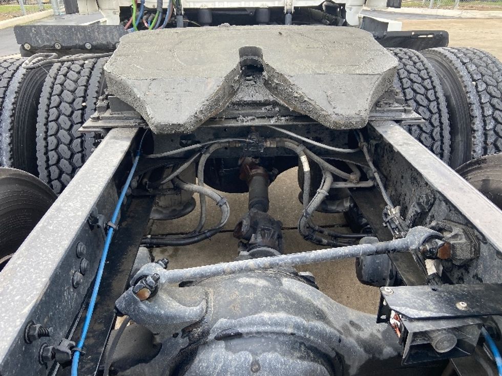 Sleeper Tractor-Heavy Duty Tractors-Freightliner-2022-T12664ST-San Antonio-TX-661,736\n\t\tmiles-$ 53,000 - Image 6