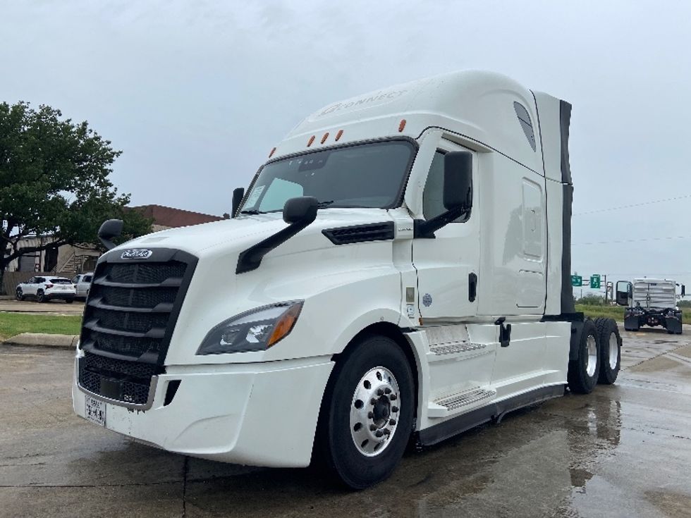 Sleeper Tractor-Heavy Duty Tractors-Freightliner-2022-T12664ST-San Antonio-TX-755,524\n\t\tmiles-$ 49,250 - Image 3