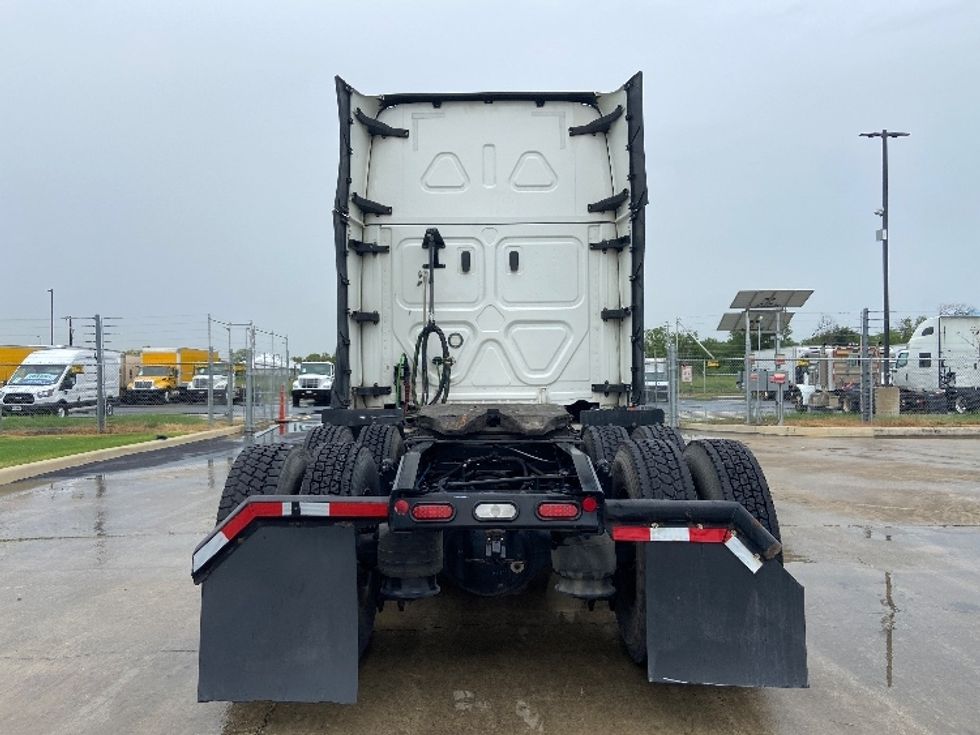 Sleeper Tractor-Heavy Duty Tractors-Freightliner-2022-T12664ST-San Antonio-TX-755,524\n\t\tmiles-$ 49,250 - Image 6