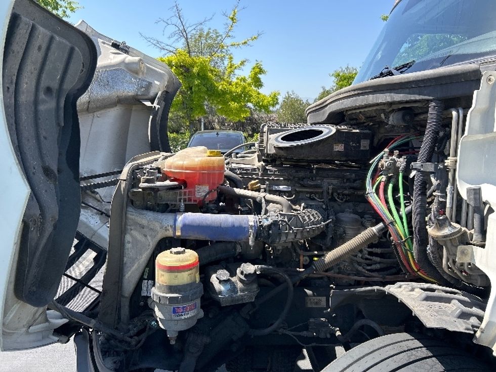 Sleeper Tractor-Heavy Duty Tractors-Freightliner-2022-T12664ST-San Diego-CA-408,401\n\t\tmiles-$ 87,750 - Image 21