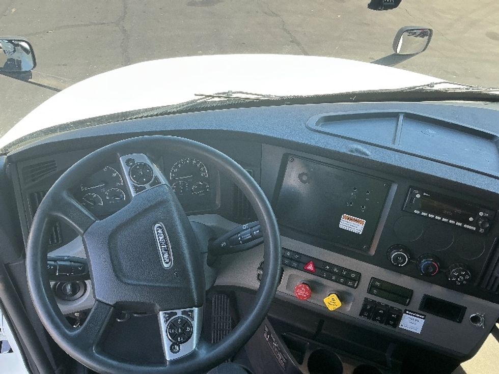 Sleeper Tractor-Heavy Duty Tractors-Freightliner-2022-T12664ST-San Diego-CA-547,983\n\t\tmiles-$ 72,750 - Image 11