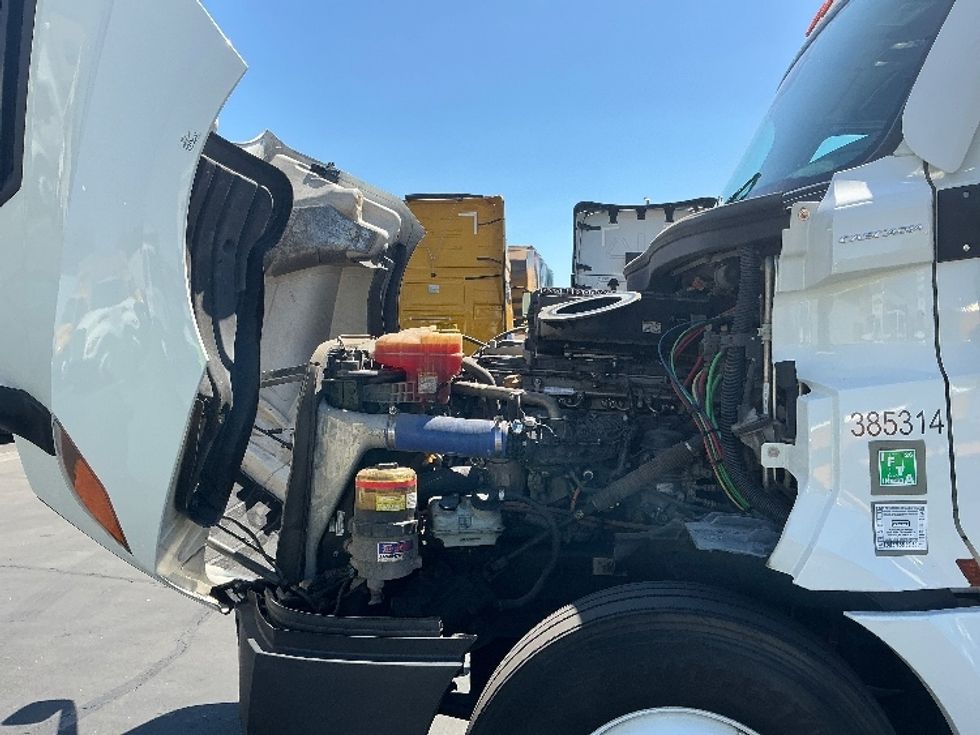 Sleeper Tractor-Heavy Duty Tractors-Freightliner-2022-T12664ST-San Diego-CA-547,983\n\t\tmiles-$ 72,750 - Image 21