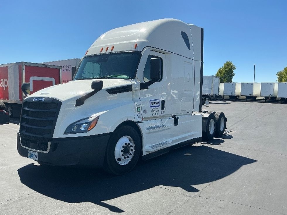 Sleeper Tractor-Heavy Duty Tractors-Freightliner-2022-T12664ST-San Diego-CA-547,983\n\t\tmiles-$ 72,750 - Image 3