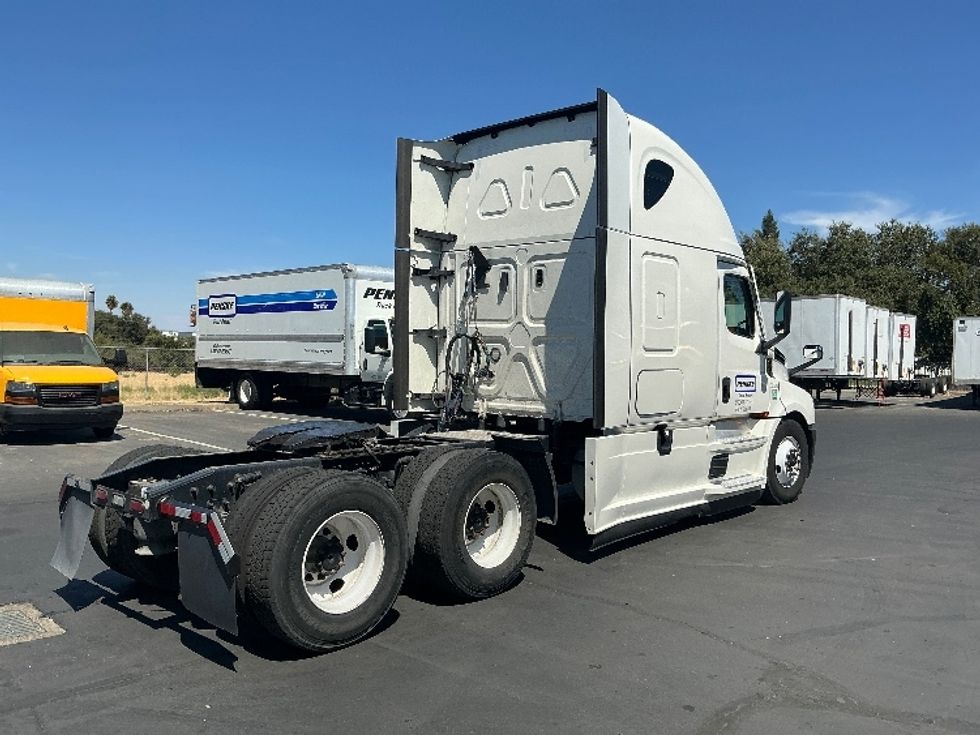 Sleeper Tractor-Heavy Duty Tractors-Freightliner-2022-T12664ST-San Diego-CA-547,983\n\t\tmiles-$ 72,750 - Image 7
