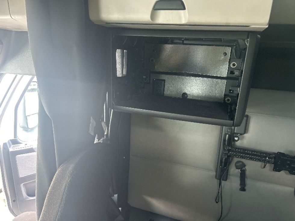 Sleeper Tractor-Heavy Duty Tractors-Freightliner-2022-T12664ST-San Diego-CA-558,663\n\t\tmiles-$ 76,750 - Image 19