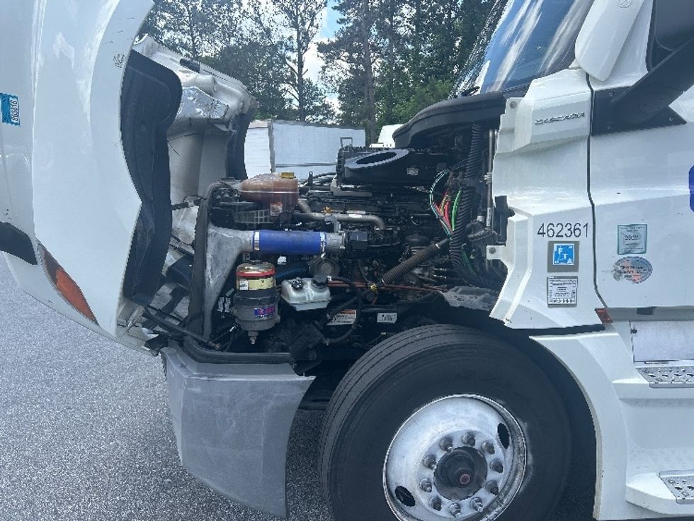 Sleeper Tractor-Heavy Duty Tractors-Freightliner-2022-T12664ST-San Diego-CA-558,663\n\t\tmiles-$ 76,750 - Image 21