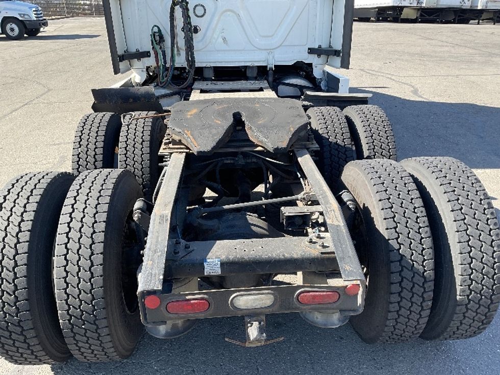 Sleeper Tractor-Heavy Duty Tractors-Freightliner-2022-T12664ST-San Leandro-CA-556,000\n\t\tmiles-$ 62,000 - Image 6