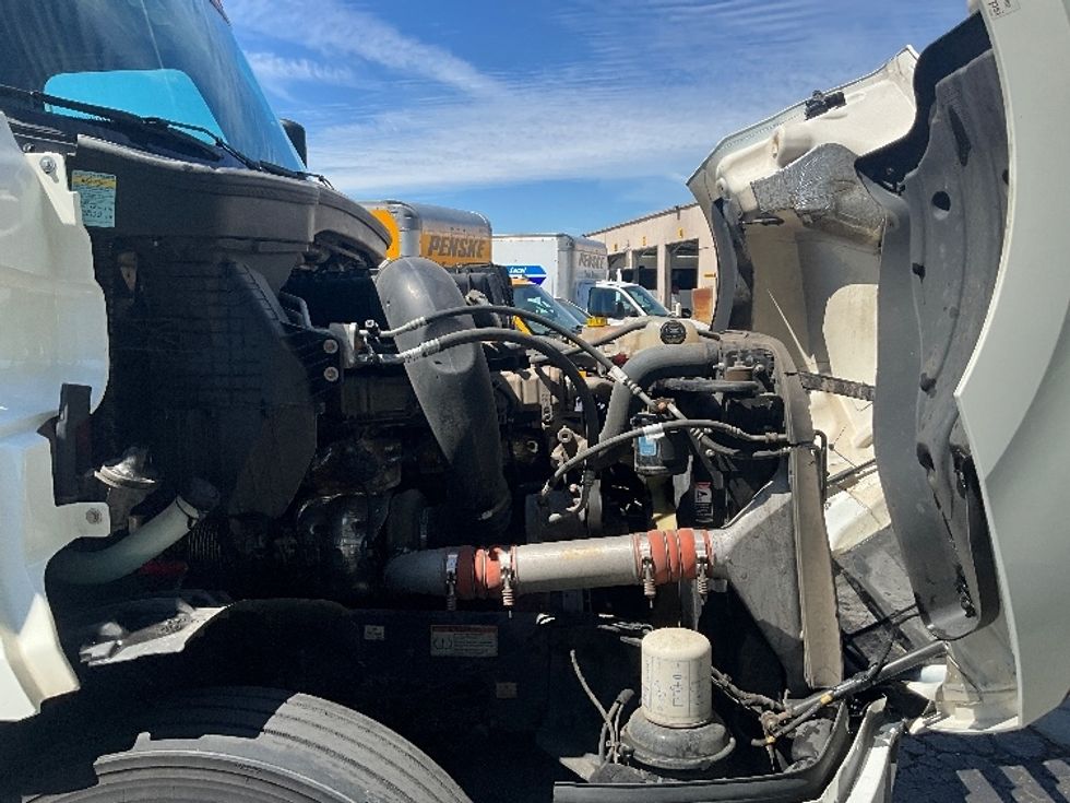 Sleeper Tractor-Heavy Duty Tractors-Freightliner-2022-T12664ST-Santa Clara-CA-334,642\n\t\tmiles-$ 93,500 - Image 19