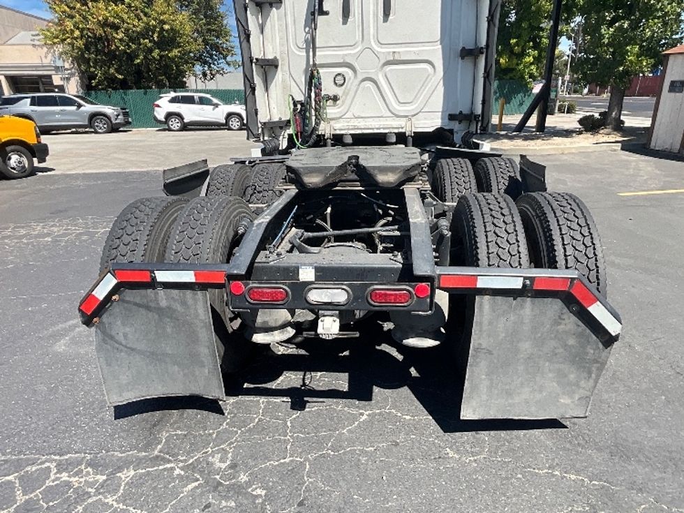 Sleeper Tractor-Heavy Duty Tractors-Freightliner-2022-T12664ST-Santa Clara-CA-334,642\n\t\tmiles-$ 93,500 - Image 5