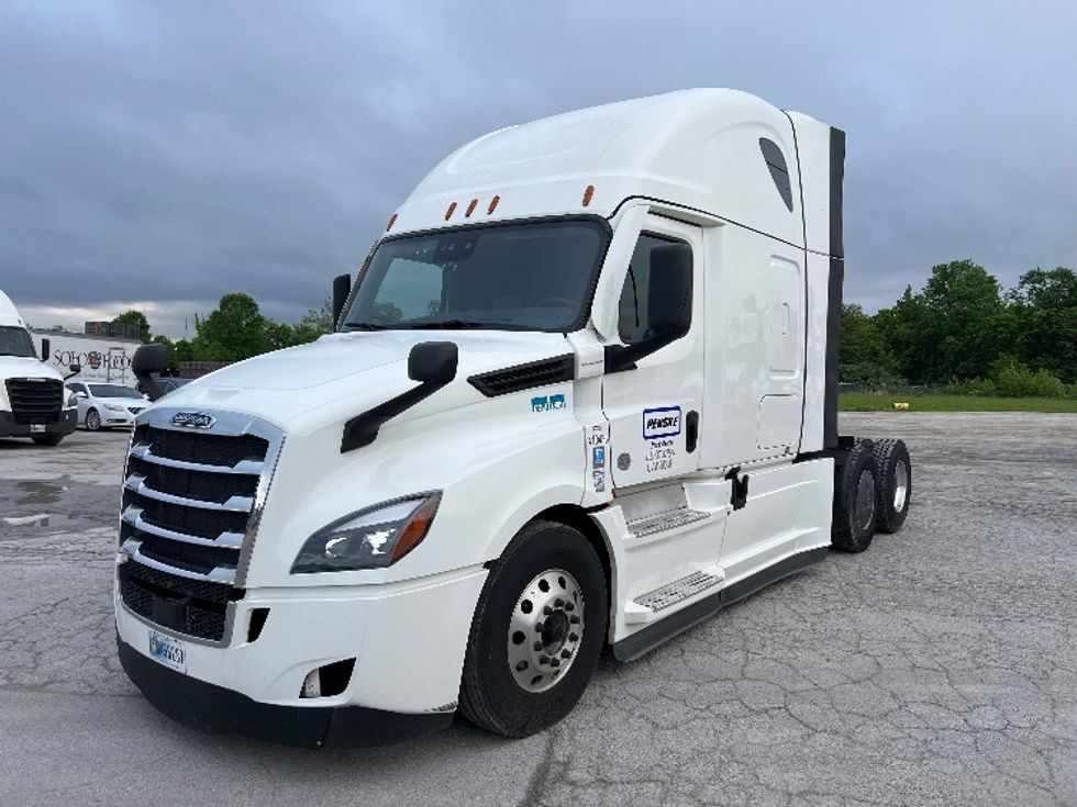 Sleeper Tractor-Heavy Duty Tractors-Freightliner-2022-T12664ST-Sellersburg-IN-449,887\n\t\tmiles-$ 77,250 - Image 3
