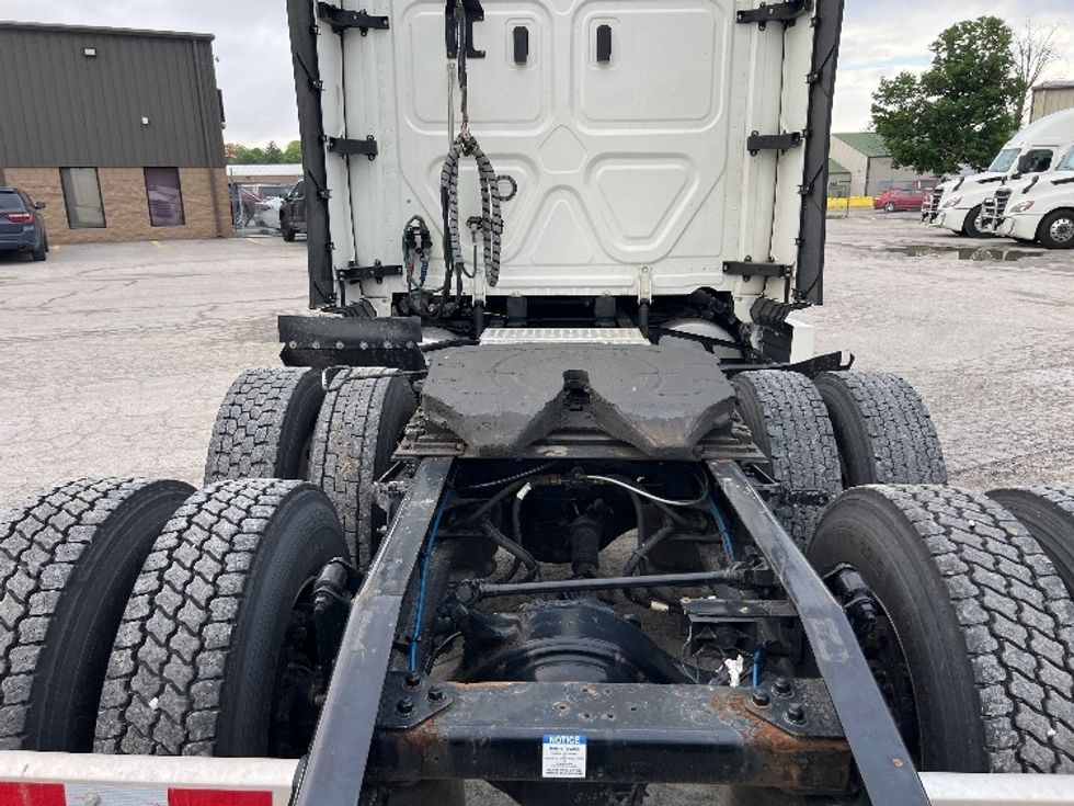 Sleeper Tractor-Heavy Duty Tractors-Freightliner-2022-T12664ST-Sellersburg-IN-449,887\n\t\tmiles-$ 77,250 - Image 6