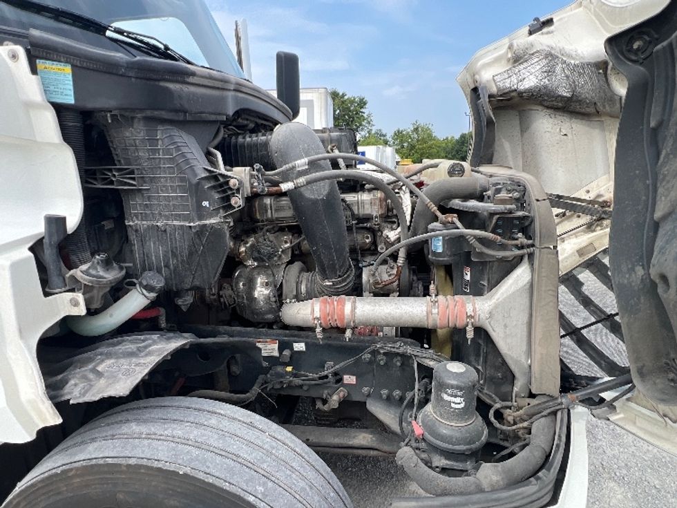 Sleeper Tractor-Heavy Duty Tractors-Freightliner-2022-T12664ST-Sellersburg-IN-496,283\n\t\tmiles-$ 76,500 - Image 20