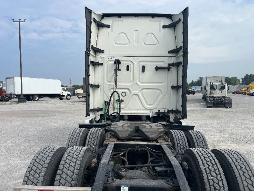 Sleeper Tractor-Heavy Duty Tractors-Freightliner-2022-T12664ST-Sellersburg-IN-496,283\n\t\tmiles-$ 76,500 - Image 6