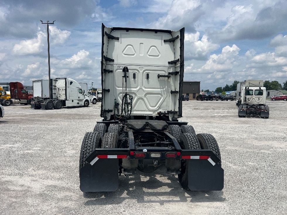 Sleeper Tractor-Heavy Duty Tractors-Freightliner-2022-T12664ST-Sellersburg-IN-505,858\n\t\tmiles-$ 75,750 - Image 6