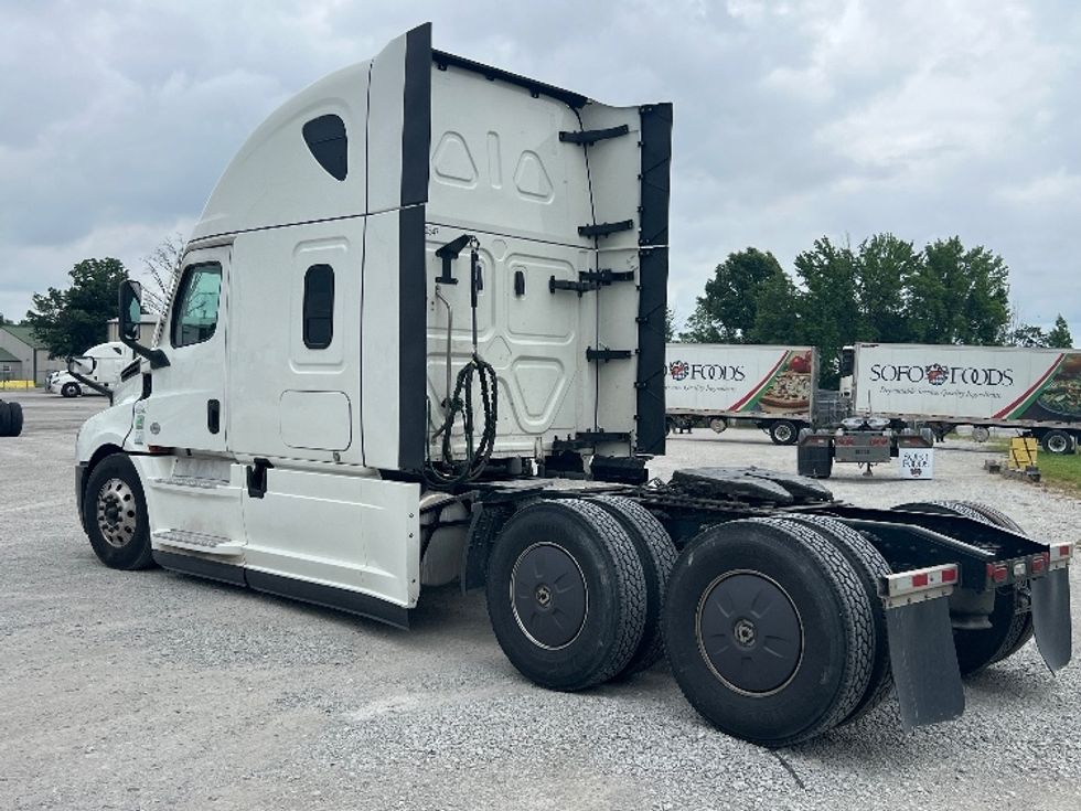 Sleeper Tractor-Heavy Duty Tractors-Freightliner-2022-T12664ST-Sellersburg-IN-540,868\n\t\tmiles-$ 67,500 - Image 5
