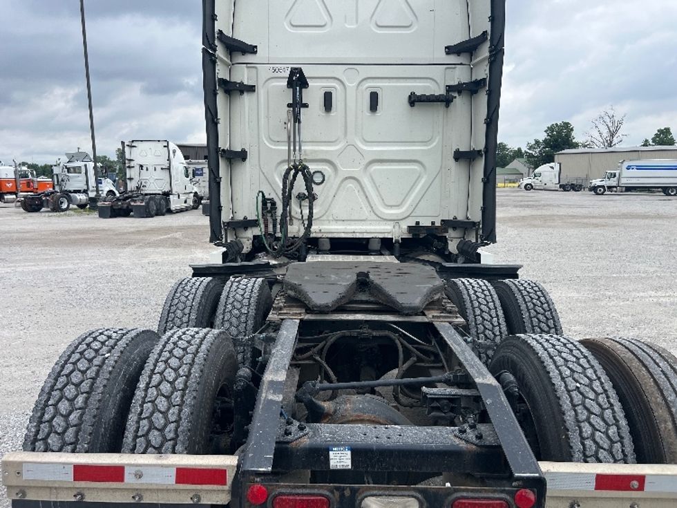 Sleeper Tractor-Heavy Duty Tractors-Freightliner-2022-T12664ST-Sellersburg-IN-540,868\n\t\tmiles-$ 67,500 - Image 6