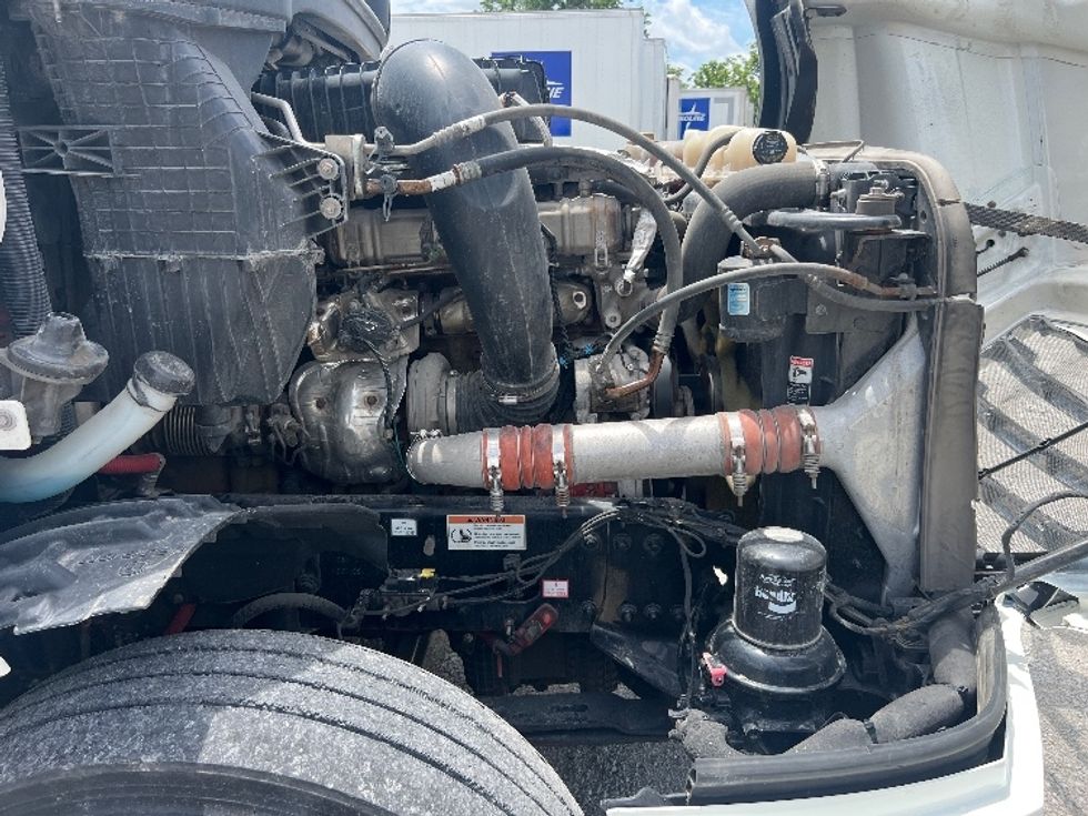 Sleeper Tractor-Heavy Duty Tractors-Freightliner-2022-T12664ST-Sellersburg-IN-543,874\n\t\tmiles-$ 68,500 - Image 20