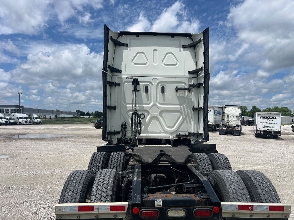 Sleeper Tractor-Heavy Duty Tractors-Freightliner-2022-T12664ST-Sellersburg-IN-543,874\n\t\tmiles-$ 68,500 - Image 6