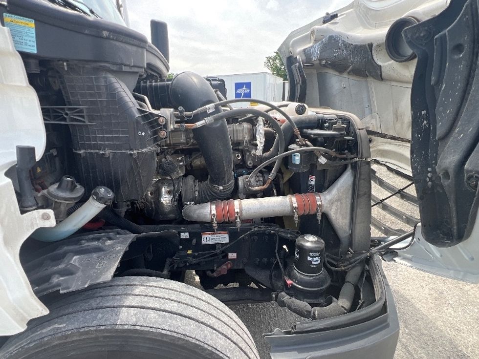 Sleeper Tractor-Heavy Duty Tractors-Freightliner-2022-T12664ST-Sellersburg-IN-586,923\n\t\tmiles-$ 62,750 - Image 20