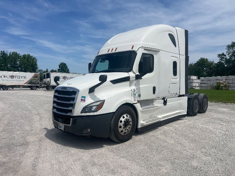 Sleeper Tractor-Heavy Duty Tractors-Freightliner-2022-T12664ST-Sellersburg-IN-586,923\n\t\tmiles-$ 62,750 - Image 3