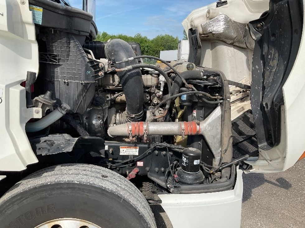 Sleeper Tractor-Heavy Duty Tractors-Freightliner-2022-T12664ST-Sellersburg-IN-600,000\n\t\tmiles-$ 60,500 - Image 20