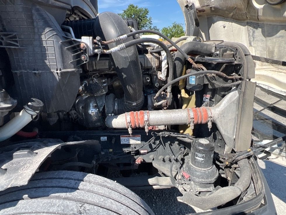 Sleeper Tractor-Heavy Duty Tractors-Freightliner-2022-T12664ST-Sellersburg-IN-736,926\n\t\tmiles-$ 48,750 - Image 20