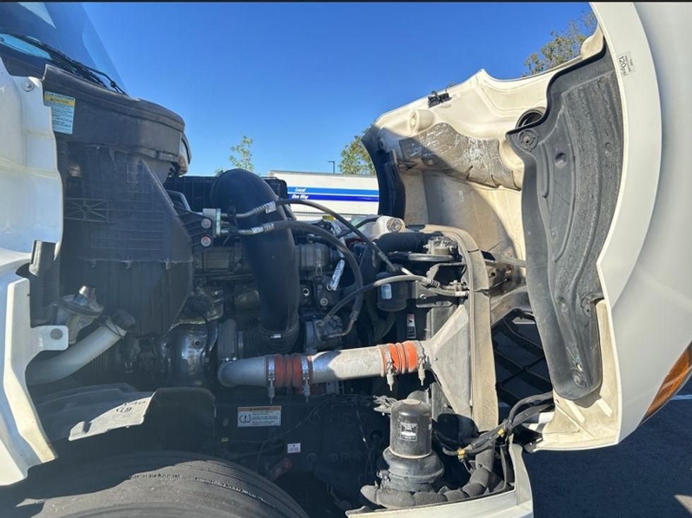 Sleeper Tractor-Heavy Duty Tractors-Freightliner-2022-T12664ST-Shreveport-LA-368,832\n\t\tmiles-$ 90,000 - Image 20