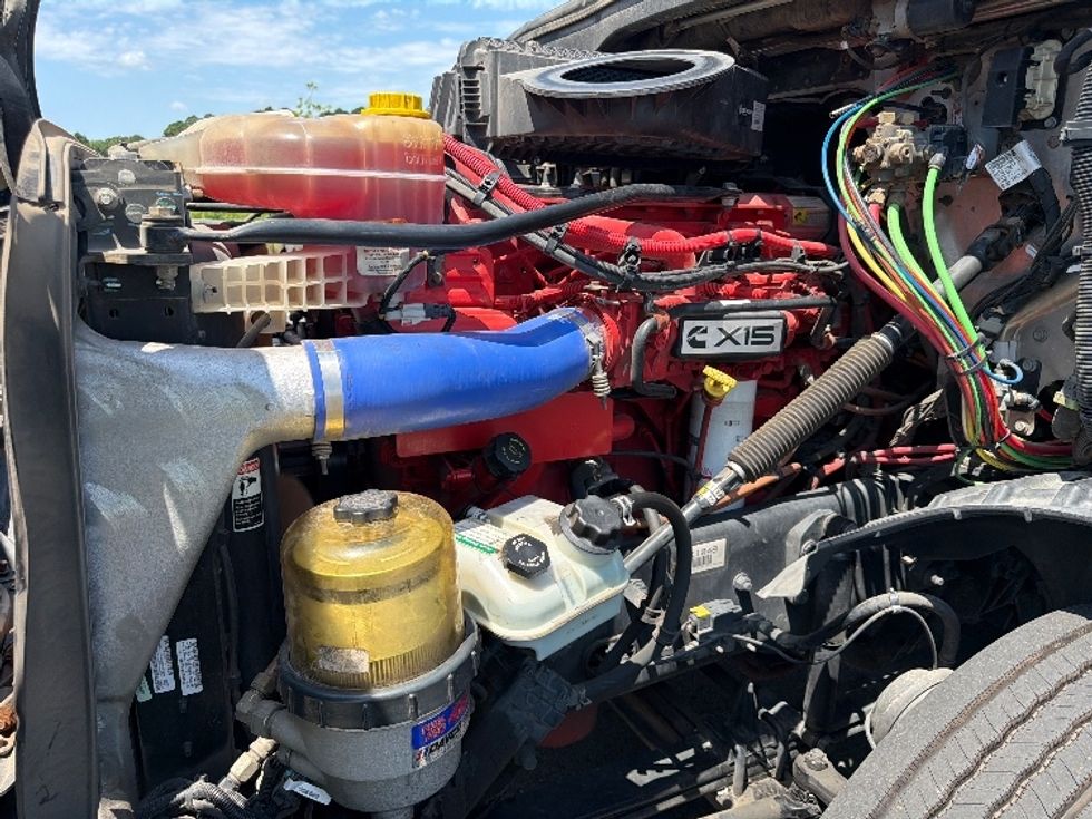 Sleeper Tractor-Heavy Duty Tractors-Freightliner-2022-T12664ST-Shreveport-LA-433,125\n\t\tmiles-$ 85,250 - Image 21