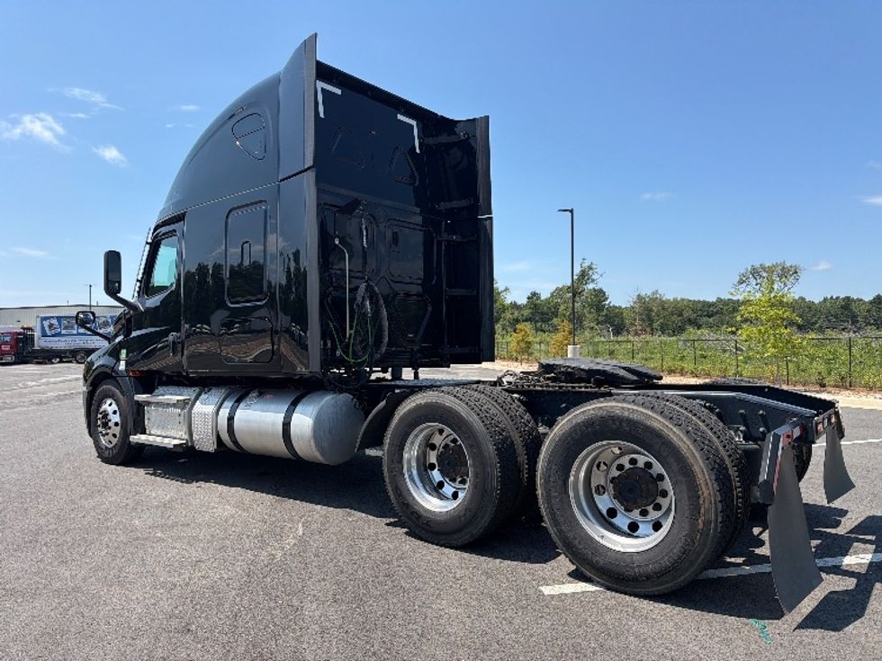 Sleeper Tractor-Heavy Duty Tractors-Freightliner-2022-T12664ST-Shreveport-LA-433,125\n\t\tmiles-$ 85,250 - Image 5