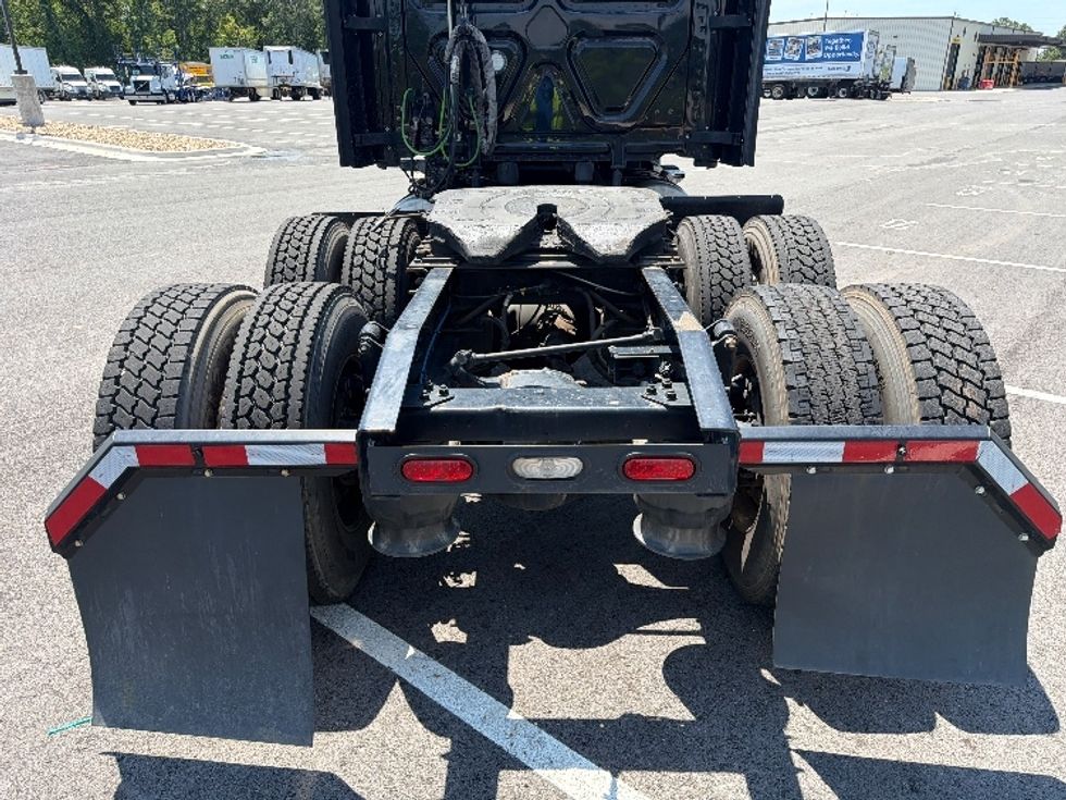 Sleeper Tractor-Heavy Duty Tractors-Freightliner-2022-T12664ST-Shreveport-LA-433,125\n\t\tmiles-$ 85,250 - Image 6