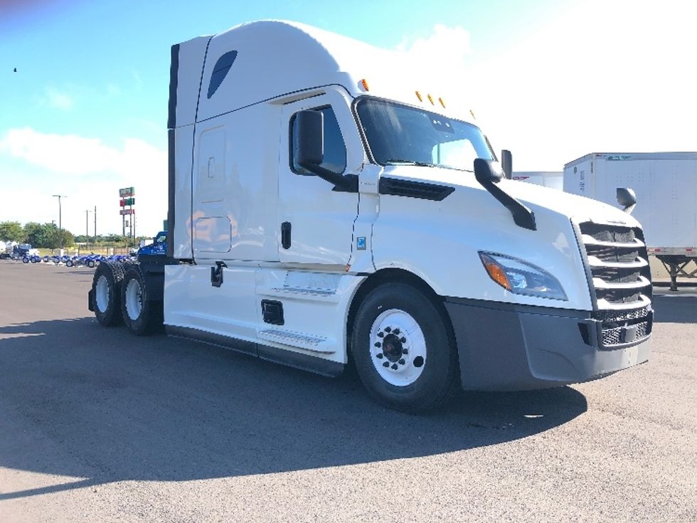 Sleeper Tractor-Heavy Duty Tractors-Freightliner-2022-T12664ST-Shreveport-LA-471,338\n\t\tmiles-$ 77,750 - Image 1