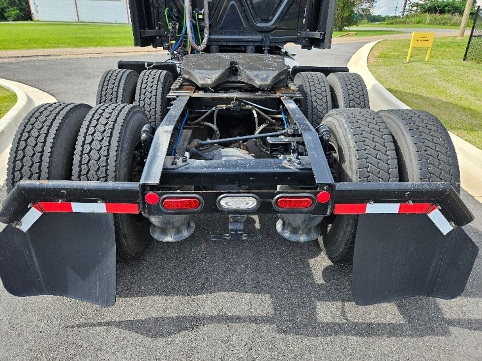 Sleeper Tractor-Heavy Duty Tractors-Freightliner-2022-T12664ST-Shreveport-LA-507,303\n\t\tmiles-$ 68,750 - Image 6
