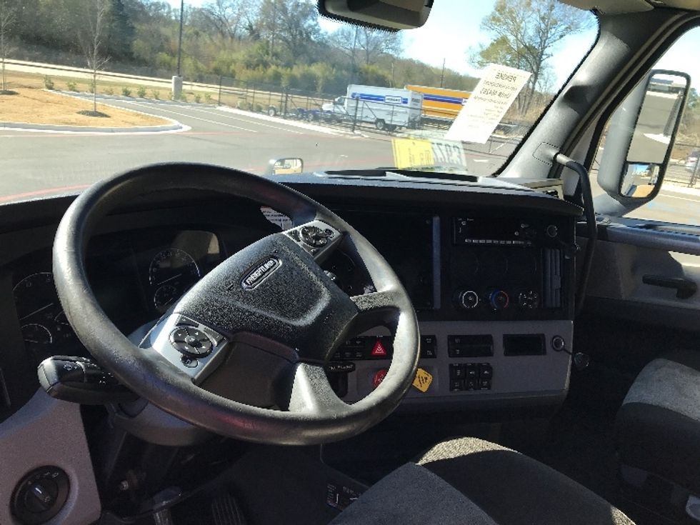 Sleeper Tractor-Heavy Duty Tractors-Freightliner-2022-T12664ST-Shreveport-LA-725,044\n\t\tmiles-$ 48,000 - Image 10