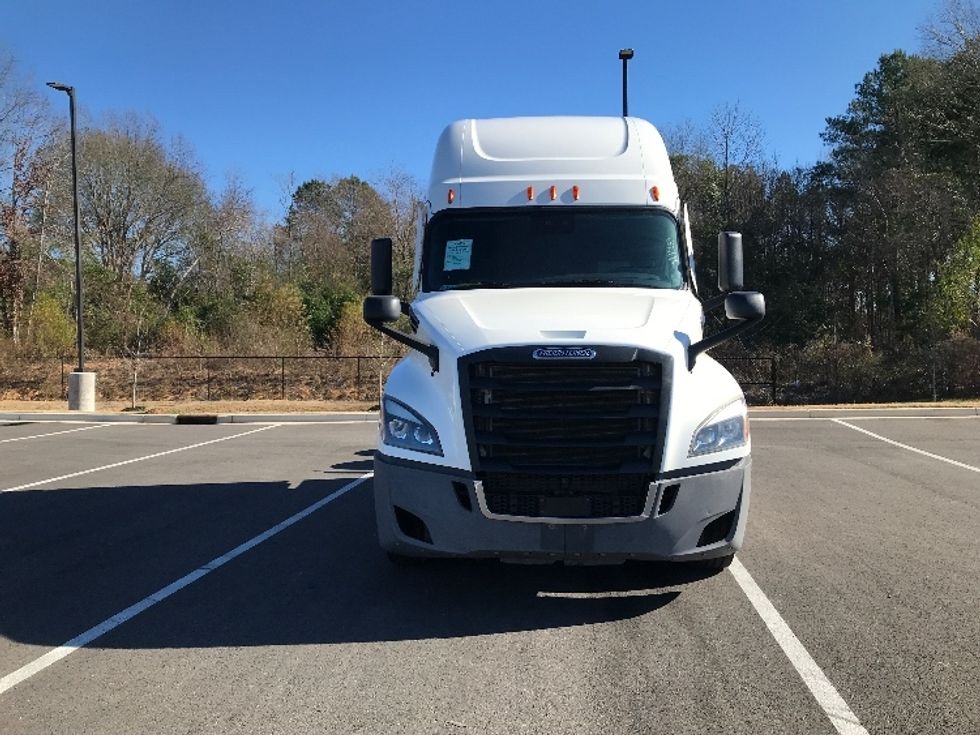 Sleeper Tractor-Heavy Duty Tractors-Freightliner-2022-T12664ST-Shreveport-LA-725,044\n\t\tmiles-$ 48,000 - Image 2