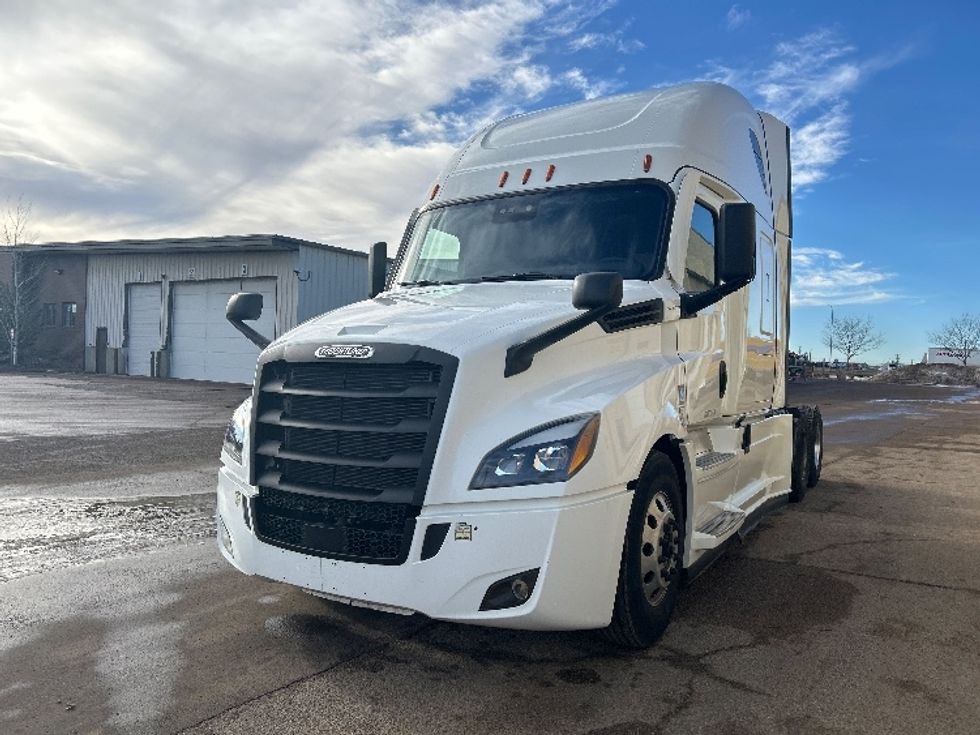 Sleeper Tractor-Heavy Duty Tractors-Freightliner-2022-T12664ST-Sioux Falls-SD-541,197\n\t\tmiles-$ 65,000 - Image 3