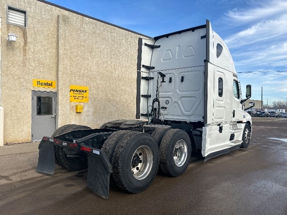 Sleeper Tractor-Heavy Duty Tractors-Freightliner-2022-T12664ST-Sioux Falls-SD-541,197\n\t\tmiles-$ 65,000 - Image 7