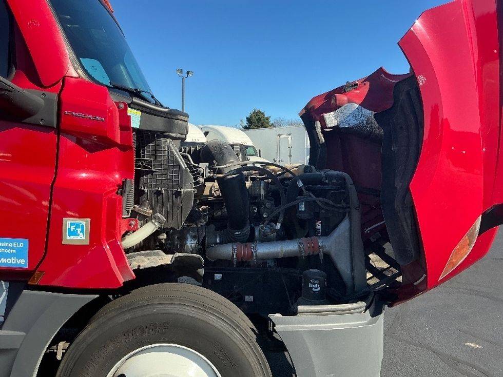 Sleeper Tractor-Heavy Duty Tractors-Freightliner-2022-T12664ST-South Bend-IN-509,424\n\t\tmiles-$ 66,000 - Image 20