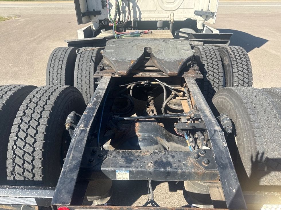 Sleeper Tractor-Heavy Duty Tractors-Freightliner-2022-T12664ST-South Boston-VA-394,692\n\t\tmiles-$ 90,000 - Image 6