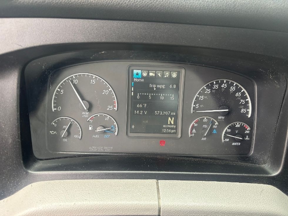 Sleeper Tractor-Heavy Duty Tractors-Freightliner-2022-T12664ST-South Plainfield-NJ-573,208\n\t\tmiles-$ 60,750 - Image 17