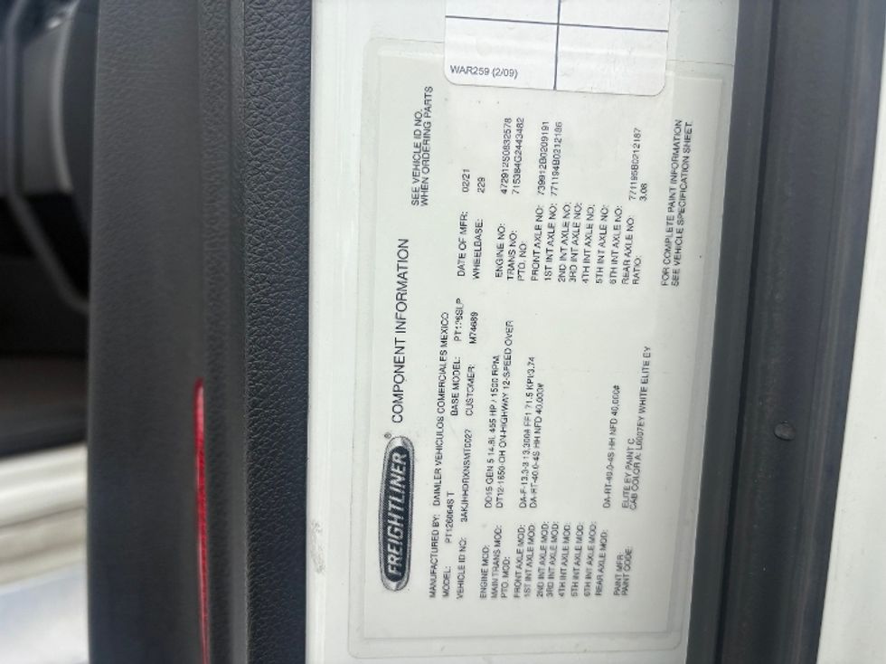 Sleeper Tractor-Heavy Duty Tractors-Freightliner-2022-T12664ST-South Plainfield-NJ-573,208\n\t\tmiles-$ 60,750 - Image 18